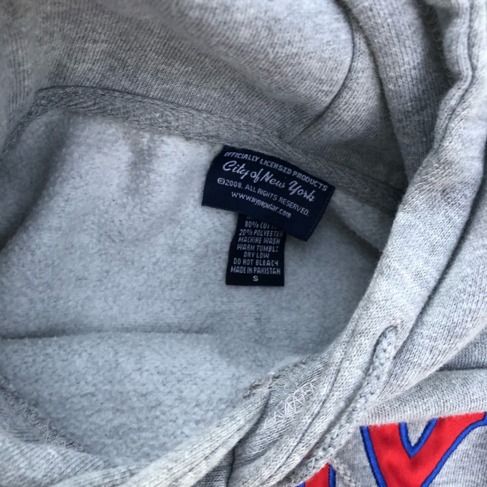 Vintage embroidered FDNY hoodie - Picture 3 of 3